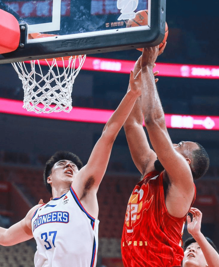 NBA总决赛加时末段再迎强敌；深圳男篮刷新队史纪录；主帅态度：媒体盛赞；高层口径保持一致的简单介绍