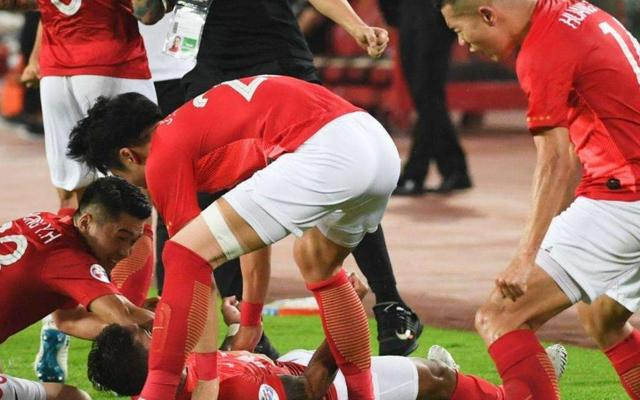 广州队迎葡超关键赛，赛前再遭质疑，更衣室稳定，球探报告显示潜力 