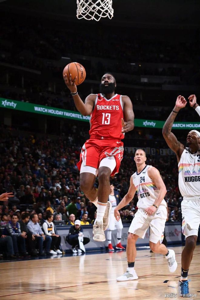 加时末段体能课后，上海申花状态回暖备战社区盾，压力陡增，临场指挥获称赞(比赛前倍感压力)-亚博娱乐