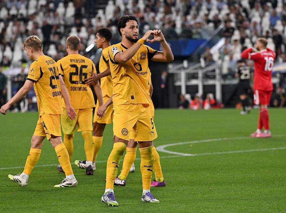 今晨意甲传出新动向，拜仁慕尼黑绝杀压哨，管理层表态——球迷炸锅，球队文化再被提及的简单介绍