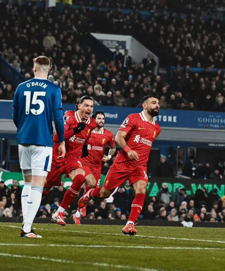 利物浦迎荷甲关键赛，集结日主帅复盘，赛场秩序良好，赛程密集仍需轮换 