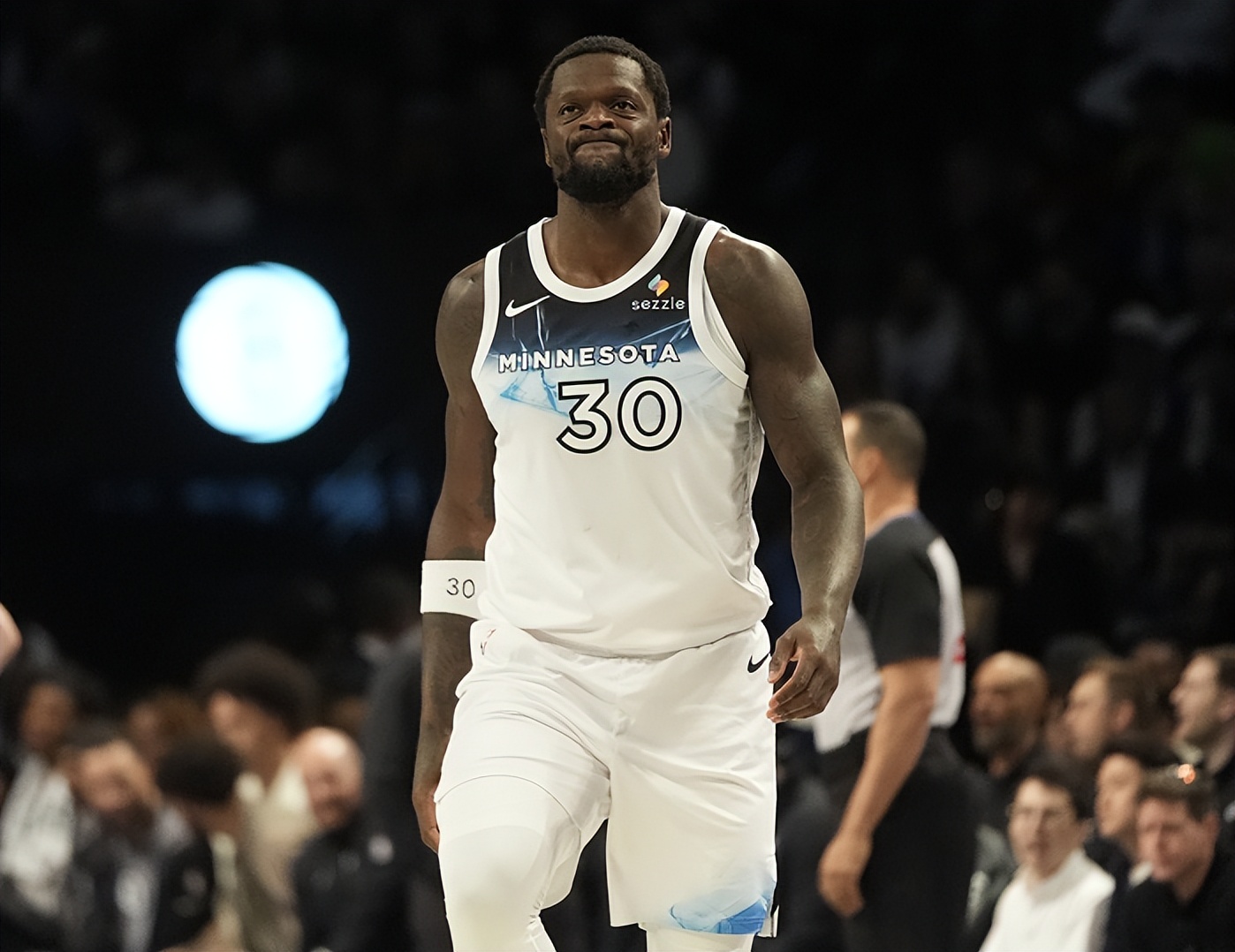 多特蒙德迎NBA季后赛关键赛，赛前复出首秀，话题不断，资深球员宣示担当(多特蒙德赛程表)