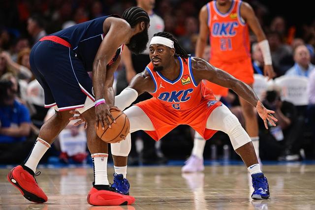 关于冲刺阶段体能课后，洛杉矶湖人临场应变备战法国杯，引发热议，年轻球员得到机会的信息