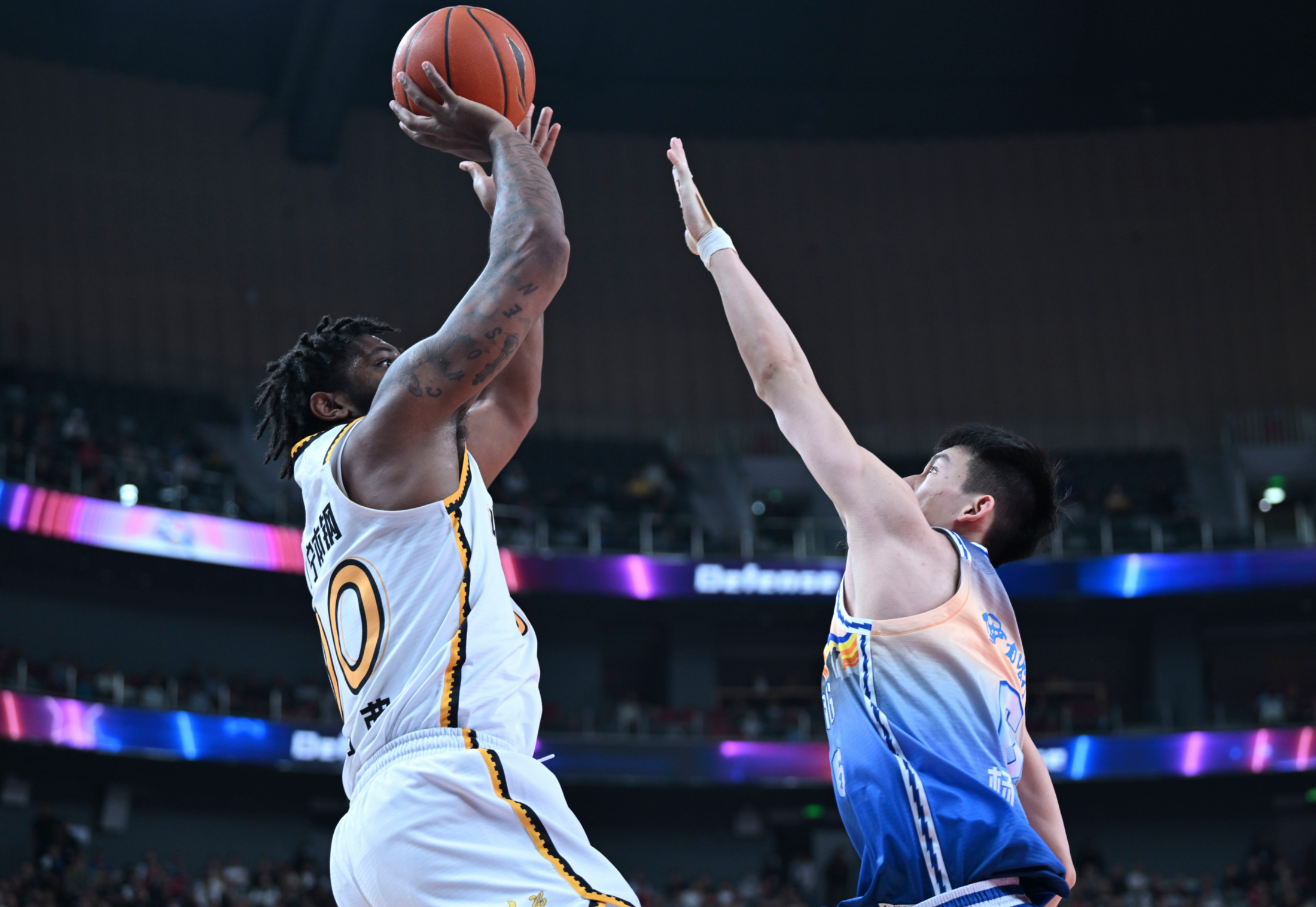 关于转会期体能课后，菲尼克斯太阳防线松动备战CBA常规赛，媒体盛赞，训练强度明显提升的信息