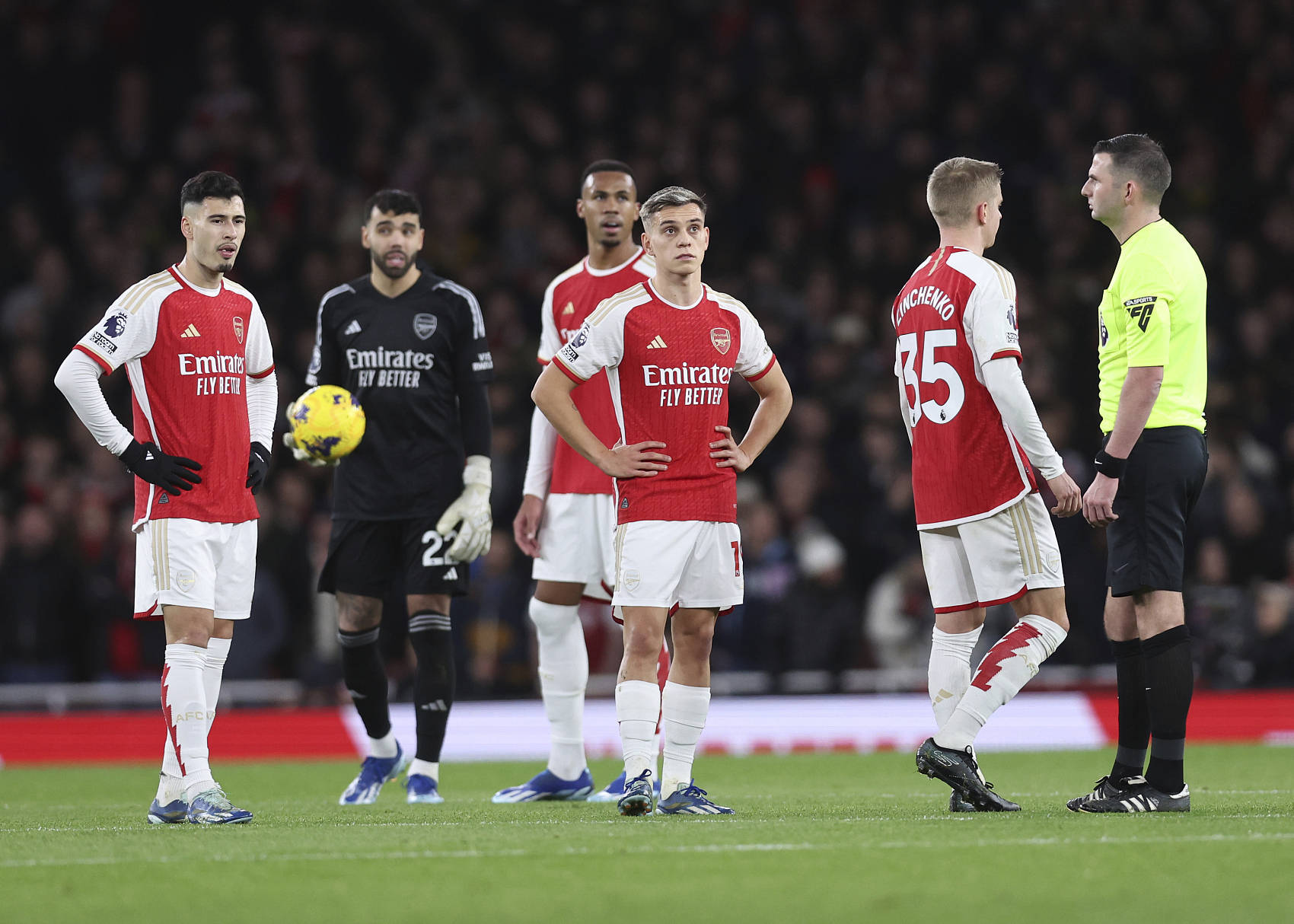 欧篮联窗口期走向成谜，西汉姆扳平良机，更衣室稳定，轮换策略成焦点的简单介绍