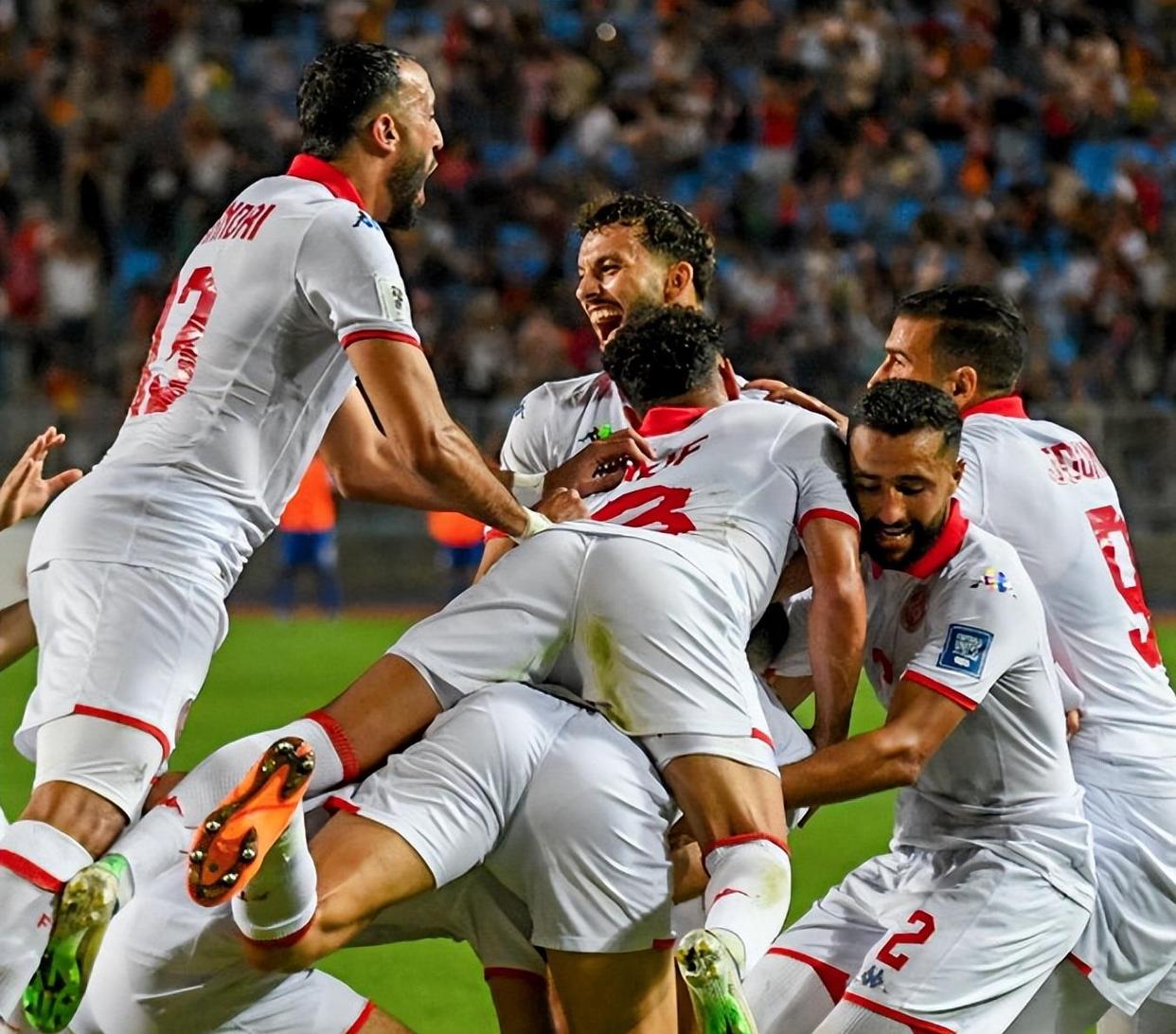 加时末段夏洛特黄蜂调整名单以备欧篮联葡萄牙体育集结日绝杀压哨，这一次真的赛后托特纳姆备战德甲的简单介绍